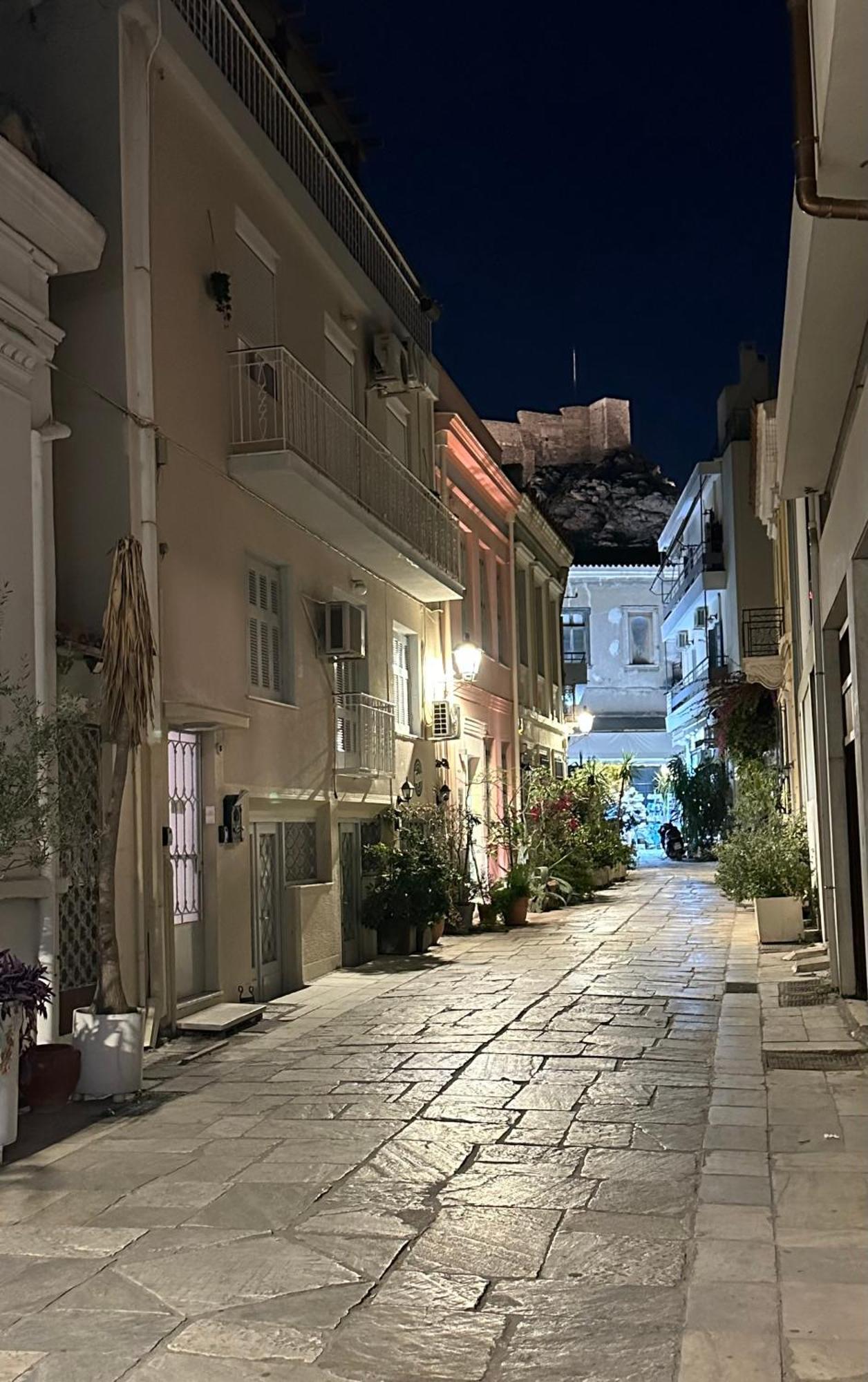 Central House In Plaka Athen Eksteriør bilde
